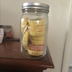 Mason jar full of yankee candle tarts⛄️